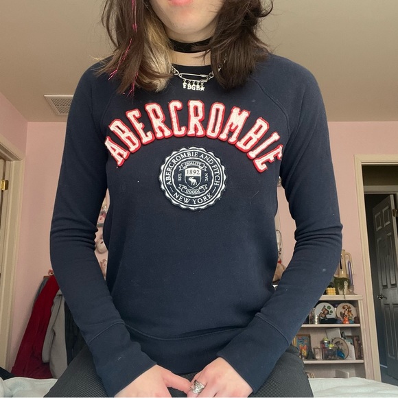 Vintage y2k Navy Abercrombie Spellout Preppy Sweater - Picture 2 of 5